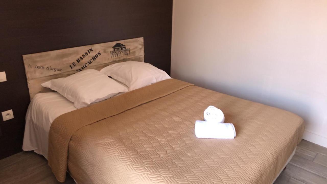 Hotel Le 28 ลาเตสเตอ-เดอ-บูค ภายนอก รูปภาพ