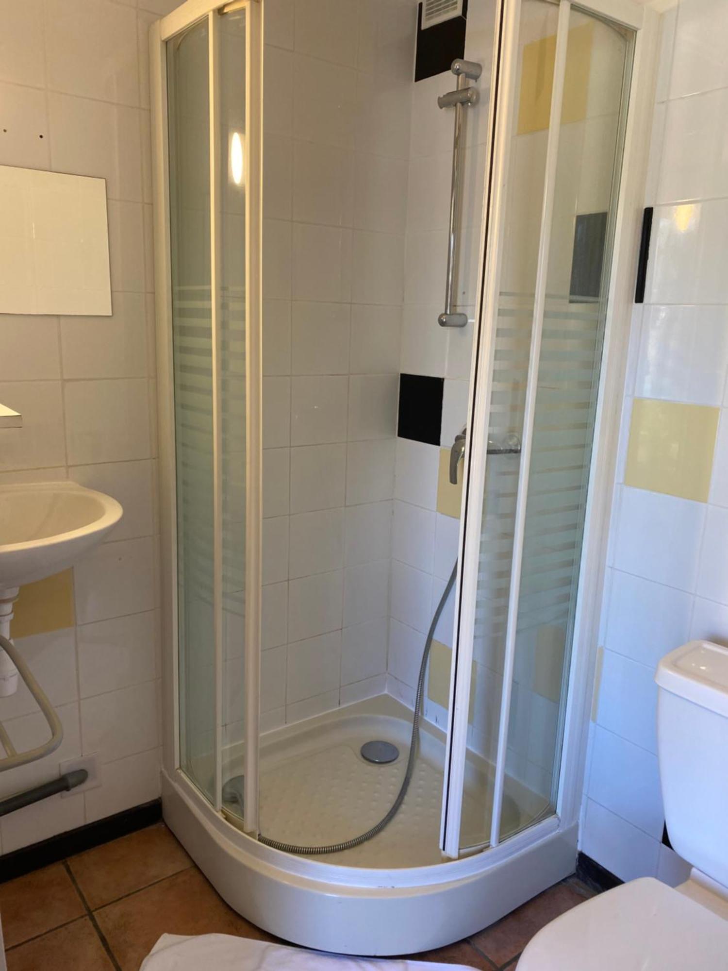 Hotel Le 28 ลาเตสเตอ-เดอ-บูค ภายนอก รูปภาพ